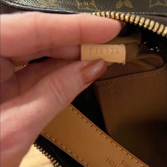 SOLD__💯Auth LV Sully PM Handbag - Picture 7 of 7